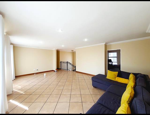 4 BEDROOM FREEHOLD FOR SALE IN CARLSWALD NORTH ESTATE